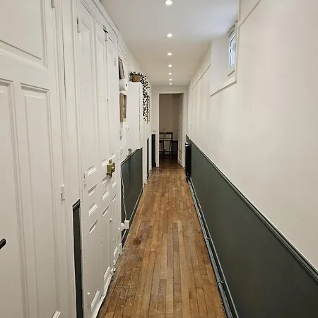 Beautiful 1 Bedroom Flat In 17th