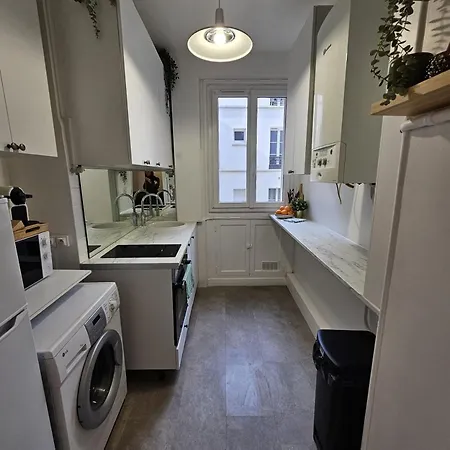 Beautiful 1 Bedroom Flat In 17th