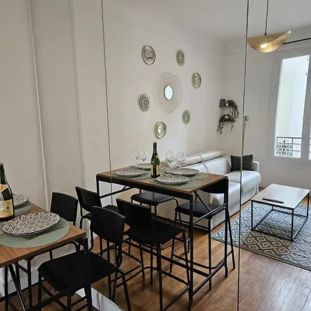 Beautiful 1 Bedroom Flat In 17th Διαμέρισμα *